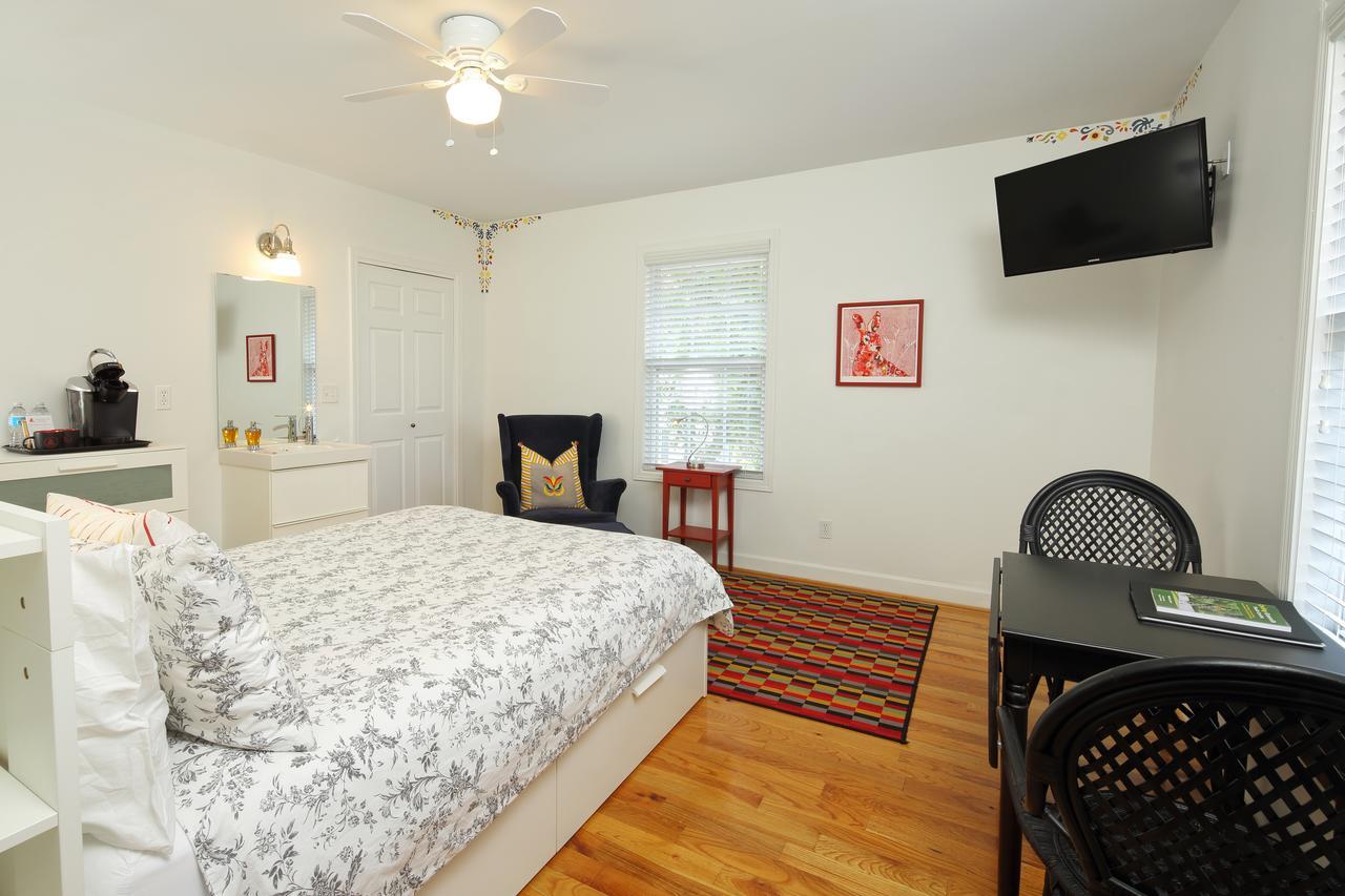 Swamp Rabbit Inn Грийнвил Екстериор снимка