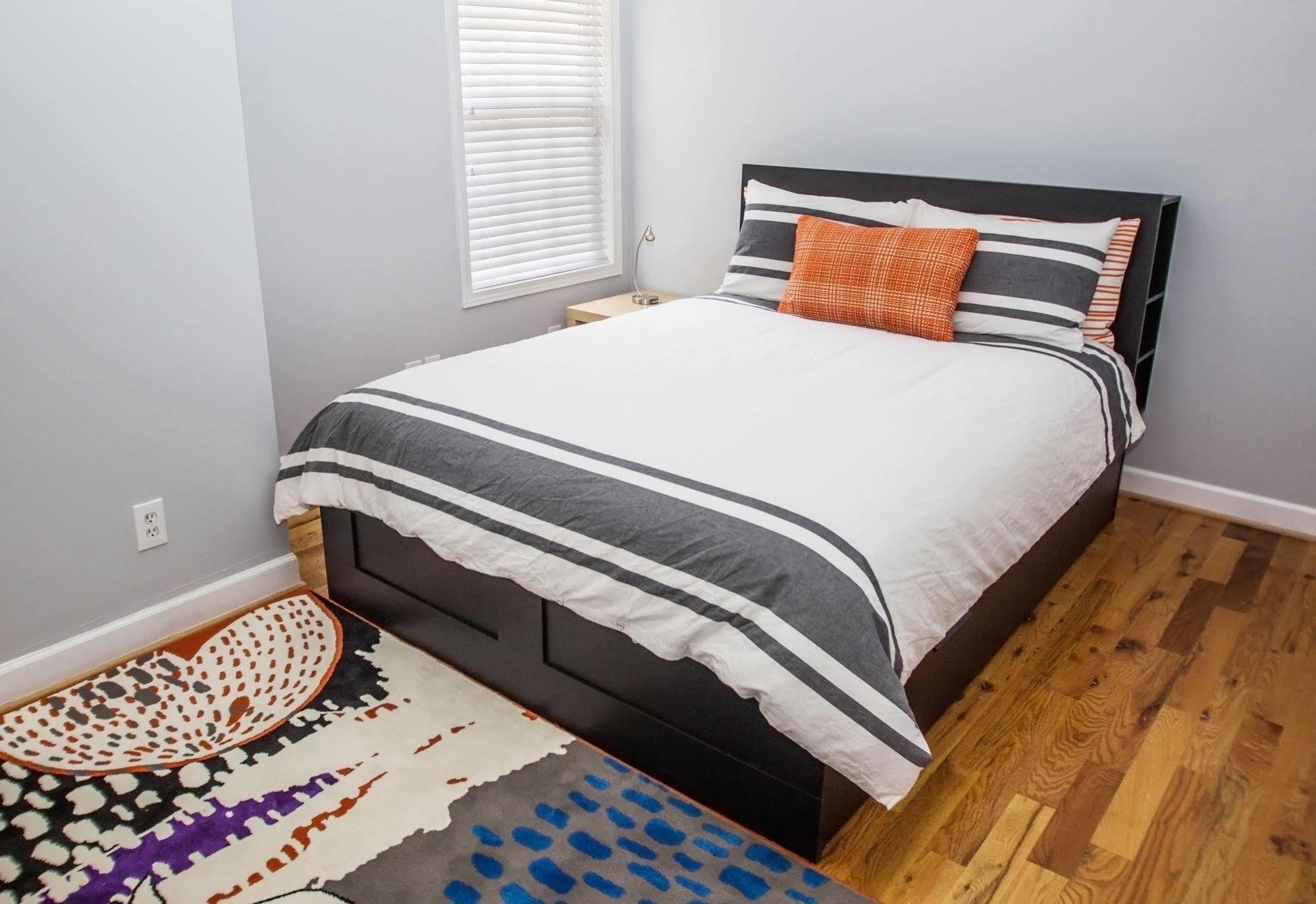 Swamp Rabbit Inn Грийнвил Екстериор снимка